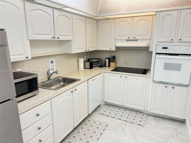 3901 S Ocean Dr 14Z, Hollywood, FL 33019