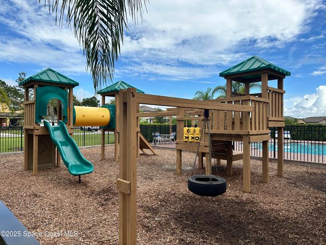 939 Remington Green Drive SE, Palm Bay, FL 32909