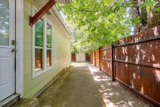 5433 Como Drive, Fort Worth, TX 76107