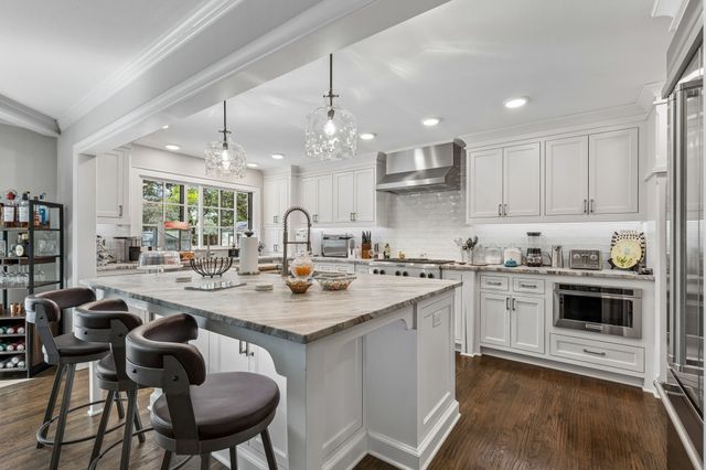 5712 Ridgetown Circle, Dallas, TX 75230