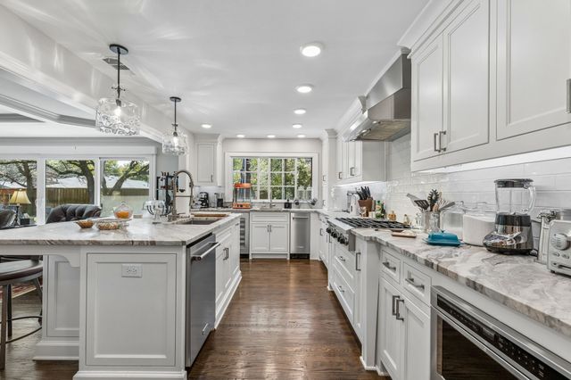 5712 Ridgetown Circle, Dallas, TX 75230