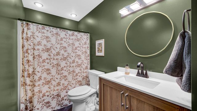 800 W 10th Street, Hobart, IN 46342