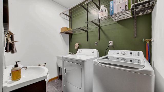 800 W 10th Street, Hobart, IN 46342