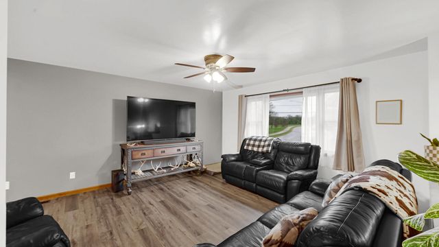 800 W 10th Street, Hobart, IN 46342