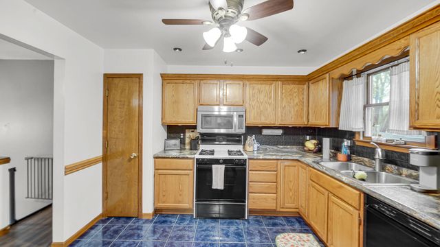 800 W 10th Street, Hobart, IN 46342