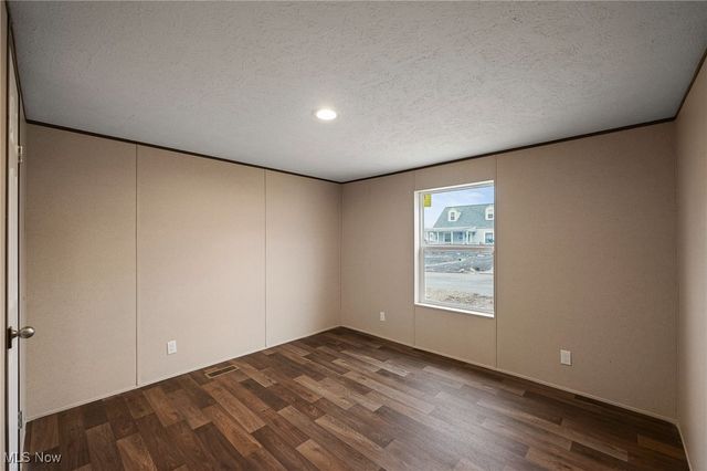 541 Lincoln Avenue, Struthers, OH 44471