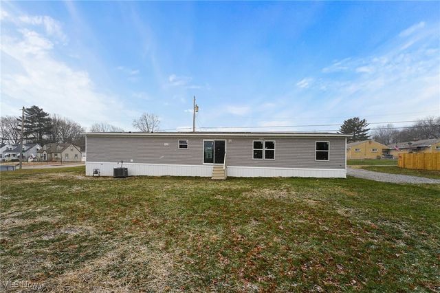 541 Lincoln Avenue, Struthers, OH 44471