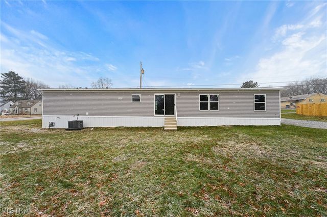 541 Lincoln Avenue, Struthers, OH 44471