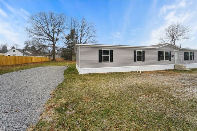 541 Lincoln Avenue, Struthers, OH 44471
