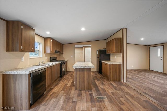 541 Lincoln Avenue, Struthers, OH 44471