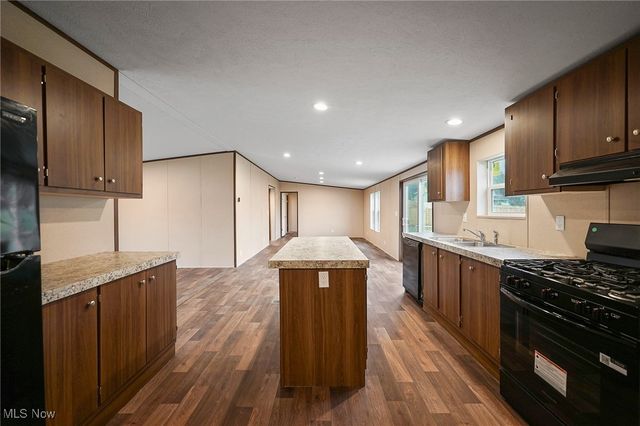 541 Lincoln Avenue, Struthers, OH 44471