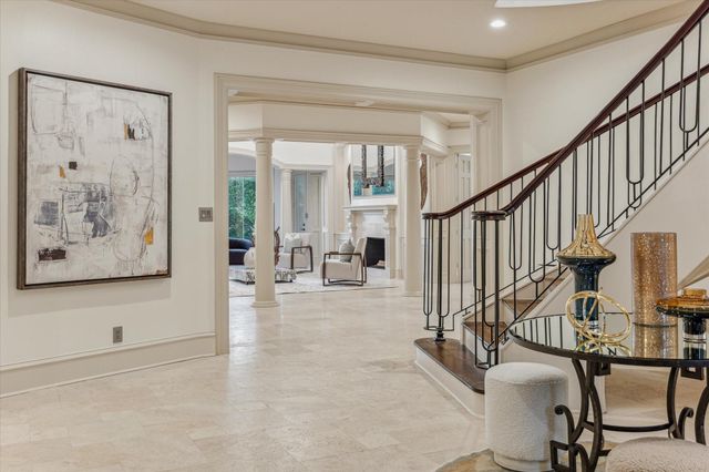 918 Huntington Cove, Houston, TX 77063