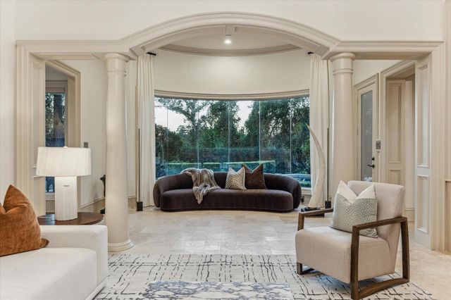 918 Huntington Cove, Houston, TX 77063