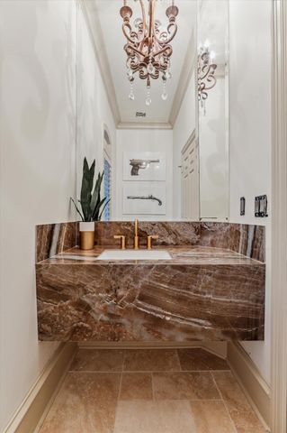 918 Huntington Cove, Houston, TX 77063