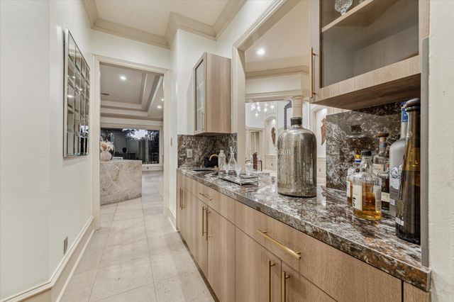 918 Huntington Cove, Houston, TX 77063