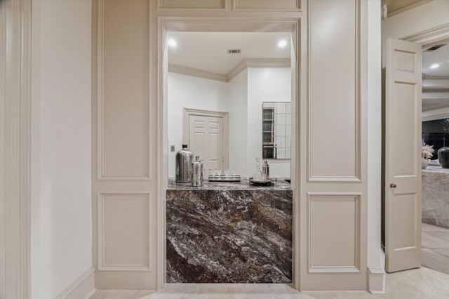 918 Huntington Cove, Houston, TX 77063