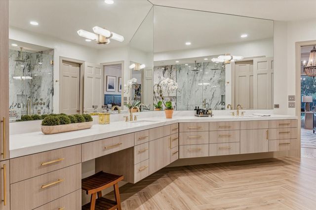 918 Huntington Cove, Houston, TX 77063