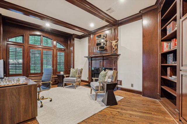 918 Huntington Cove, Houston, TX 77063