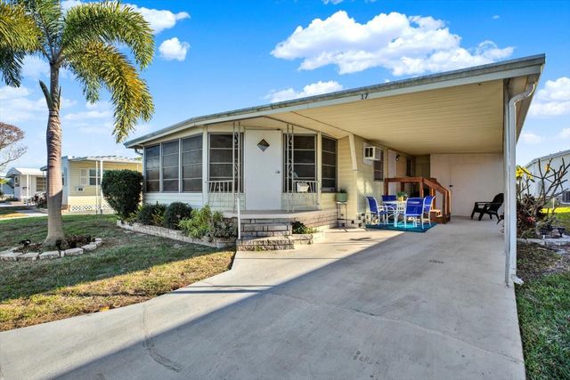 7880 54TH AVENUE N 17, St Petersburg, FL 33709