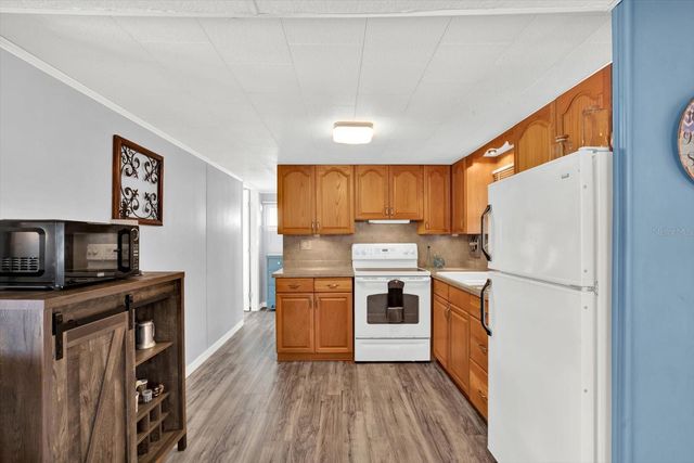 7880 54TH AVENUE N 17, St Petersburg, FL 33709