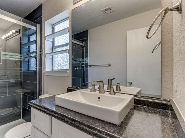 920 Periwinkle Drive, Yukon, OK 73099