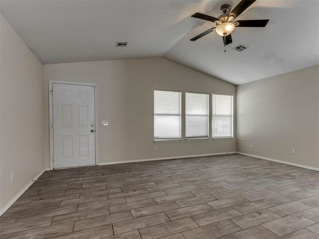 920 Periwinkle Drive, Yukon, OK 73099