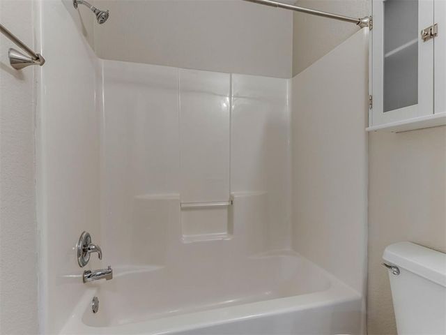 920 Periwinkle Drive, Yukon, OK 73099