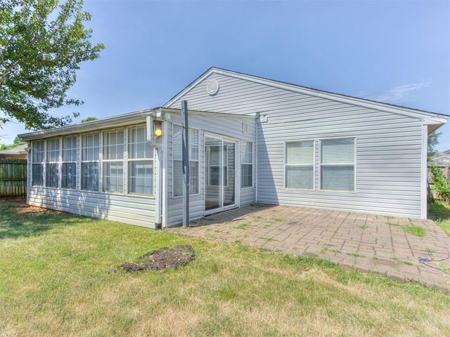 920 Periwinkle Drive, Yukon, OK 73099
