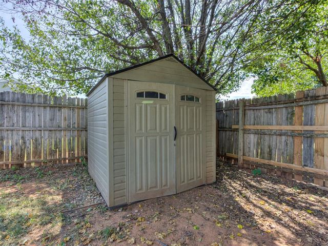 920 Periwinkle Drive, Yukon, OK 73099