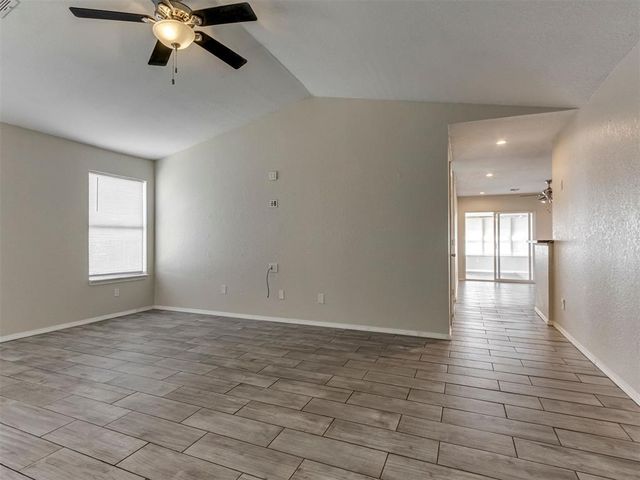 920 Periwinkle Drive, Yukon, OK 73099