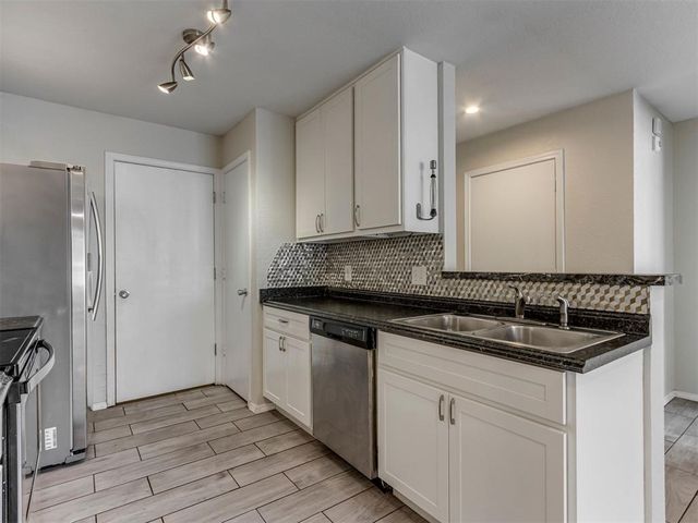 920 Periwinkle Drive, Yukon, OK 73099