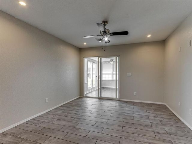 920 Periwinkle Drive, Yukon, OK 73099