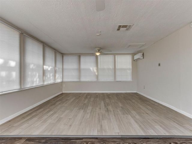 920 Periwinkle Drive, Yukon, OK 73099