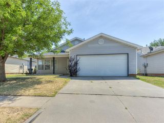 920 Periwinkle Drive, Yukon, OK 73099