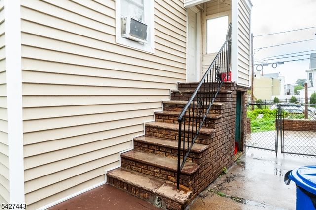 54 Bloomfield Ave, Paterson City, NJ 07503