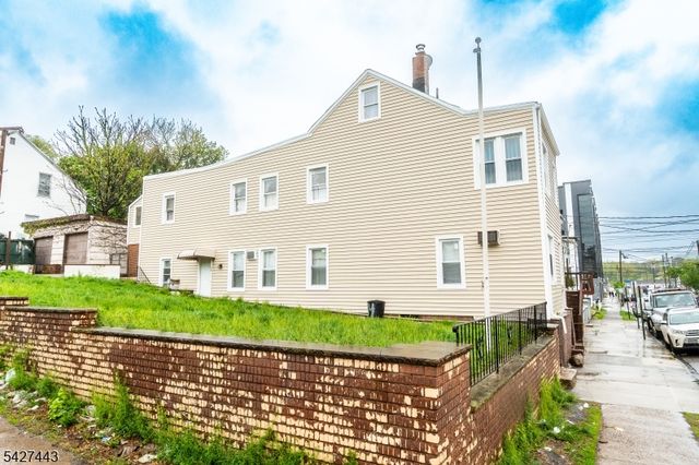 54 Bloomfield Ave, Paterson City, NJ 07503