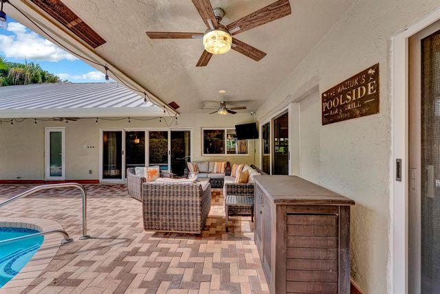 1920 Parkside Circle S, Boca Raton, FL 33486