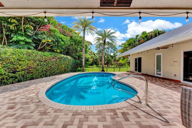 1920 Parkside Circle S, Boca Raton, FL 33486