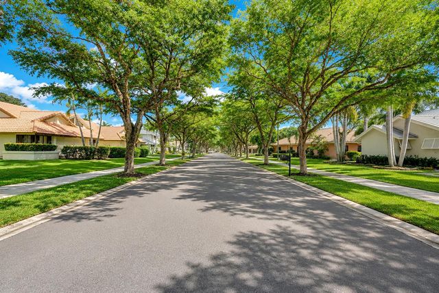 1920 Parkside Circle S, Boca Raton, FL 33486