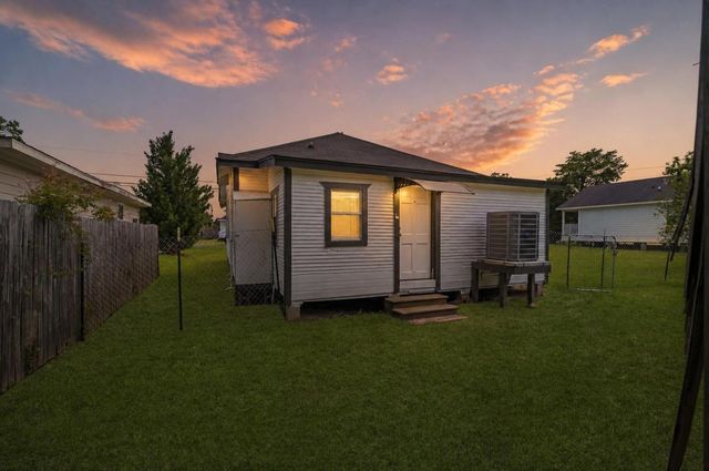 6414 Woodrow Street, Texas City, TX 77591