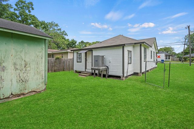 6414 Woodrow Street, Texas City, TX 77591