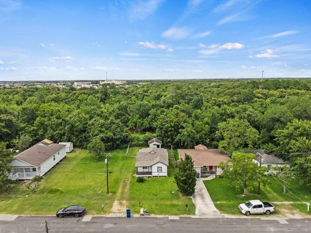 6414 Woodrow Street, Texas City, TX 77591