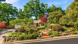 3926 S Peardale Dr, Lafayette, CA 94549