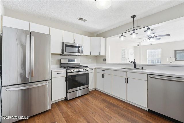 26 Dover Court, Tinton Falls, NJ 07712