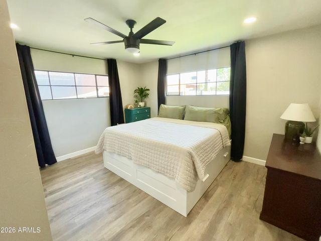 529 W UNIVERSITY Drive, Mesa, AZ 85201