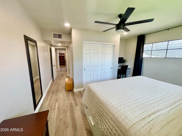 529 W UNIVERSITY Drive, Mesa, AZ 85201