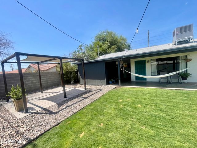 529 W UNIVERSITY Drive, Mesa, AZ 85201