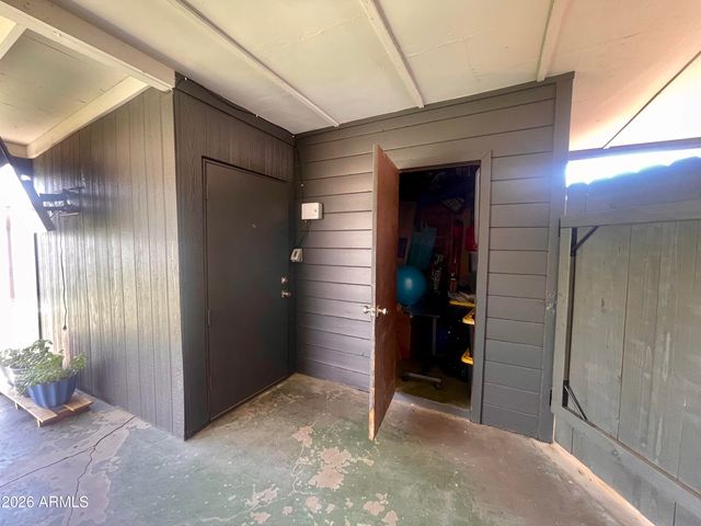 529 W UNIVERSITY Drive, Mesa, AZ 85201