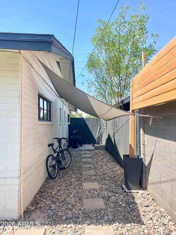 529 W UNIVERSITY Drive, Mesa, AZ 85201