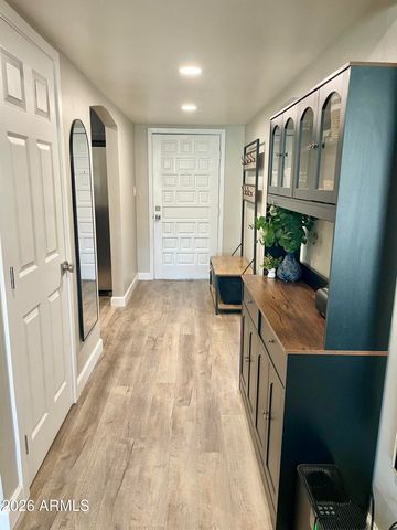 529 W UNIVERSITY Drive, Mesa, AZ 85201